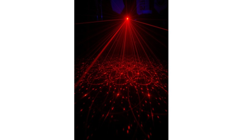 CHAUVET SWARM5FX Світлодіодний прилад 5-в-1 CHAUVET SWARM5FX Світлодіодний прилад 5-в-1