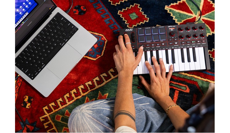 AKAI MPK MINI 4 Black MIDI клавіатура USB 25 клавіш AKAI MPK MINI 4 Black MIDI клавіатура USB 25 клавіш