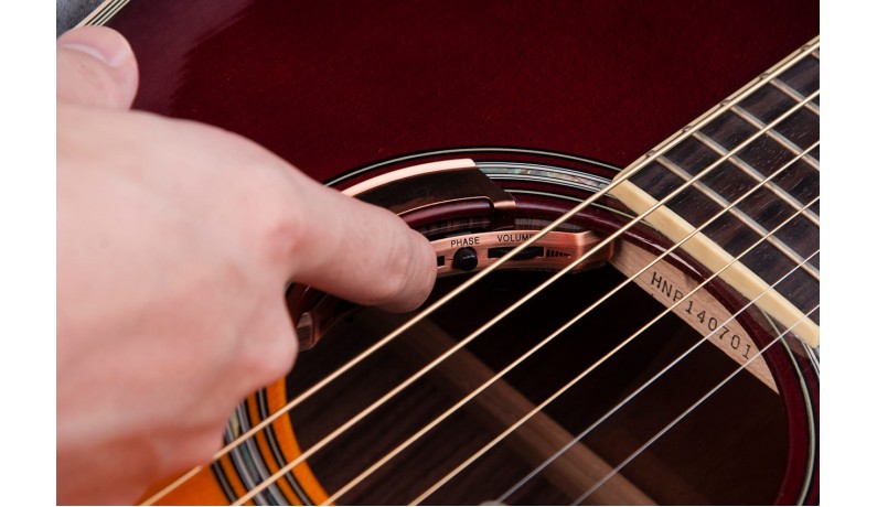 GUITTO GGP-01 Попередній підсилювач для акустичної гітари (п'єзо, мікрофон) GUITTO GGP-01 Попередній підсилювач для акустичної гітари (п'єзо, мікрофон)